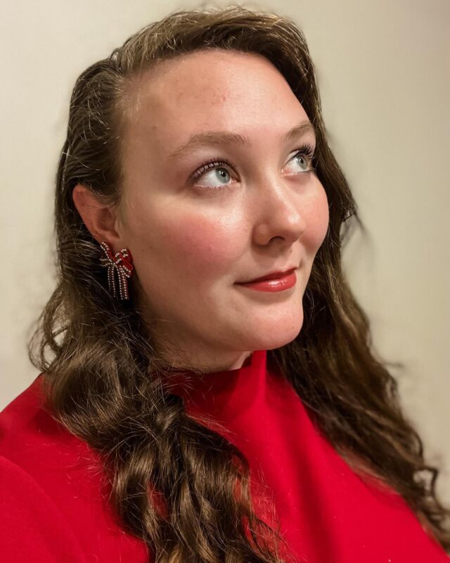 May or may not be excited about my new earrings 🙈❤️

Found these @baublebar earrings at @target! Perfect addition to my festive jewelry collection 🎄 

Are you in the holiday spirit yet or are you waiting on turkey day? Let me know in the comments 😊

#baublebar #sugarfix #target #christmas #holidays #winter #red #fashion #beauty #blogger #model #lifestyle #smallblogger #discoverunder5k #happyholidays
