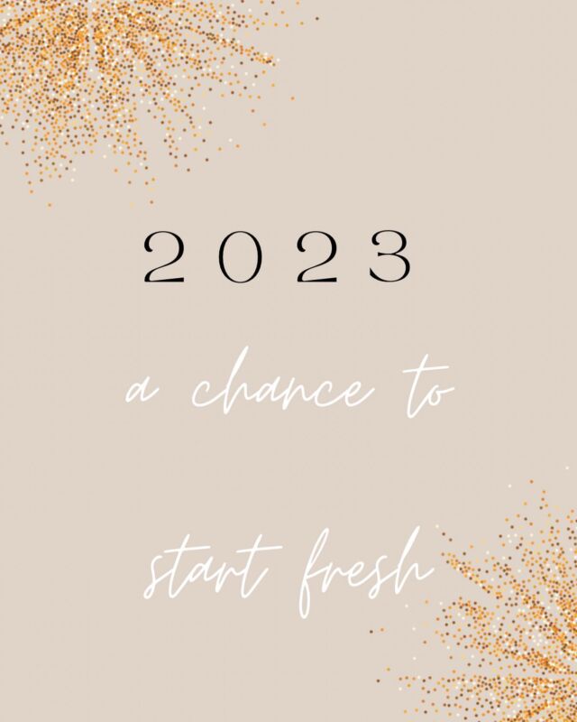 It’s almost the new year! 🙈 What are some of your New Year’s resolutions?! 
I feel like mine are endless this year - which actually sounds great, as there will be so many opportunities for peace and happiness! 

#happynewyear #newyearsresolution #template #instagood #smallblogger #blogger #blogpost #newpost #discoverunder5k #motivation #beauty #fashion #lifestyle #home